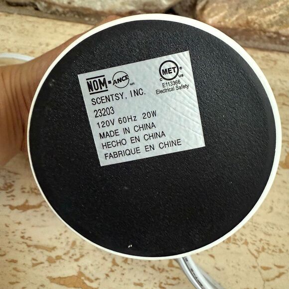 Scentsy Paris Eiffel tower wax melt warmer (without bulb) - Picture 5 of 6